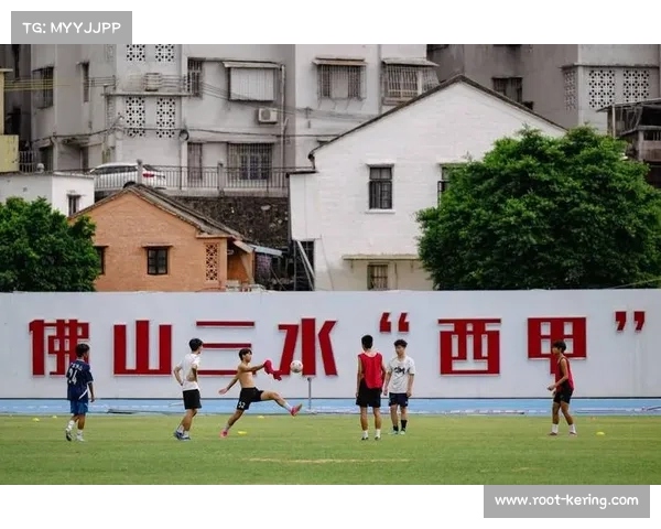 草根球员日常工作生活，足球爱好与职业平衡故事